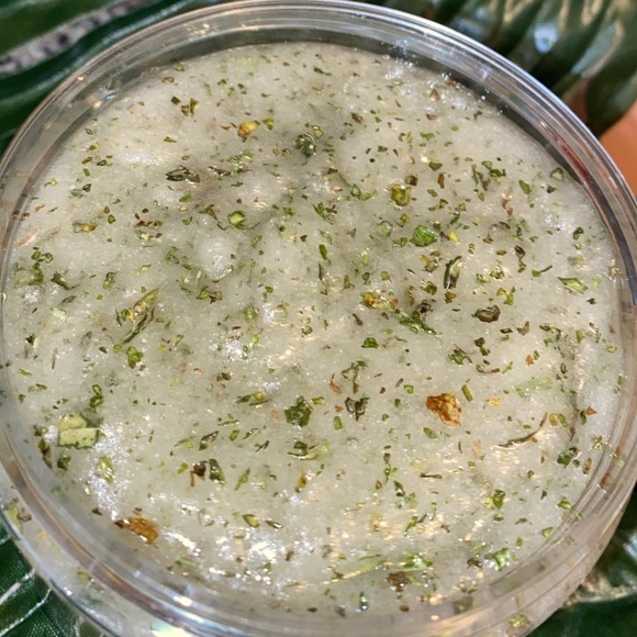 All natural skincare products infused with seamoss - Picture 1 of 3